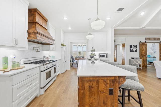 245 La Cresta Lane, Mineral Wells, TX 76067