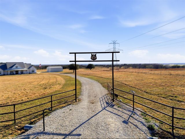 245 La Cresta Lane, Mineral Wells, TX 76067