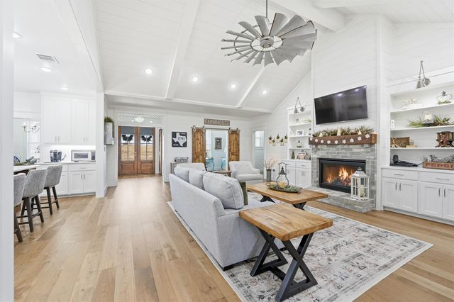 245 La Cresta Lane, Mineral Wells, TX 76067