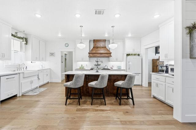 245 La Cresta Lane, Mineral Wells, TX 76067