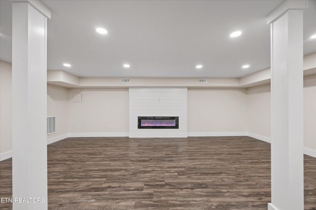 5833 Briercliff Rd, Knoxville, TN 37918