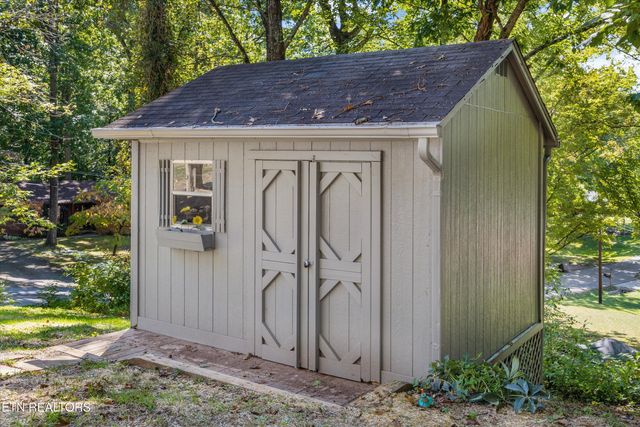 5833 Briercliff Rd, Knoxville, TN 37918