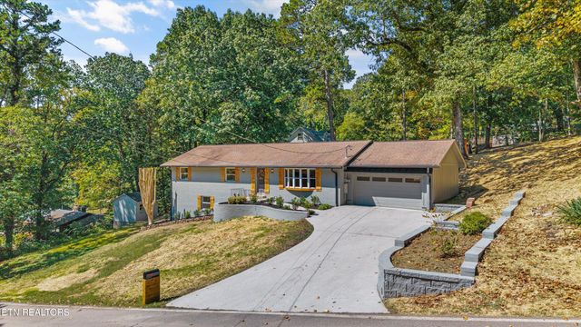 5833 Briercliff Rd, Knoxville, TN 37918