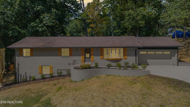 5833 Briercliff Rd, Knoxville, TN 37918