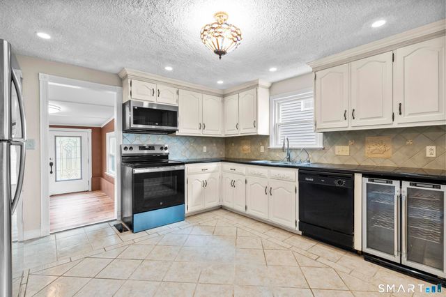 362 East Road, Bristol, CT 06010