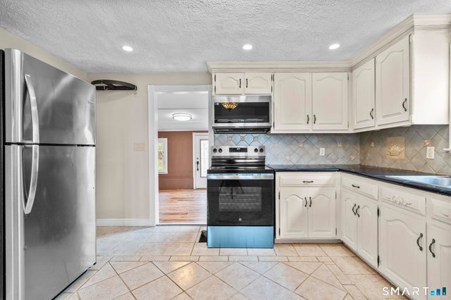 362 East Road, Bristol, CT 06010