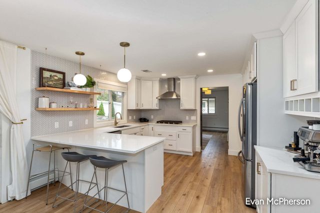 1805 Edgewood Avenue Se, City Of Grand Rapids, MI 49506