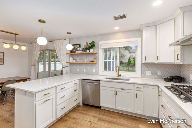 1805 Edgewood Avenue Se, City Of Grand Rapids, MI 49506