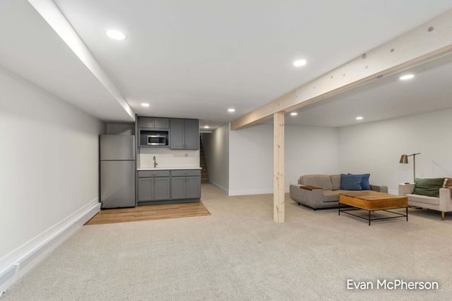 1805 Edgewood Avenue Se, City Of Grand Rapids, MI 49506