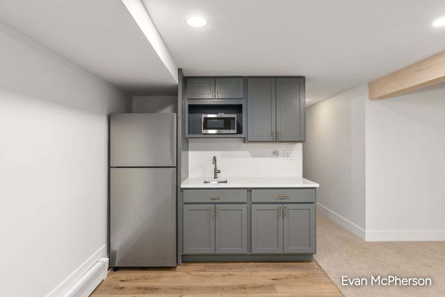 1805 Edgewood Avenue Se, City Of Grand Rapids, MI 49506