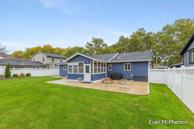 1805 Edgewood Avenue Se, City Of Grand Rapids, MI 49506