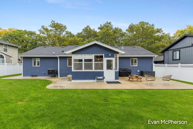 1805 Edgewood Avenue Se, City Of Grand Rapids, MI 49506