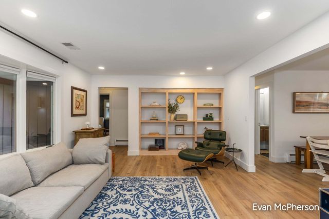 1805 Edgewood Avenue Se, City Of Grand Rapids, MI 49506