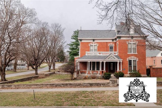 805 N 4 Street, Atchison, KS 66002