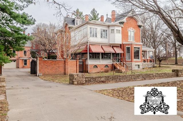 805 N 4 Street, Atchison, KS 66002