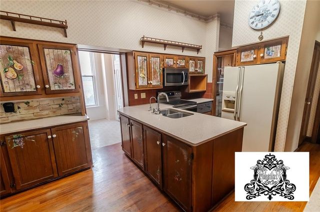 805 N 4 Street, Atchison, KS 66002