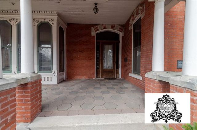 805 N 4 Street, Atchison, KS 66002