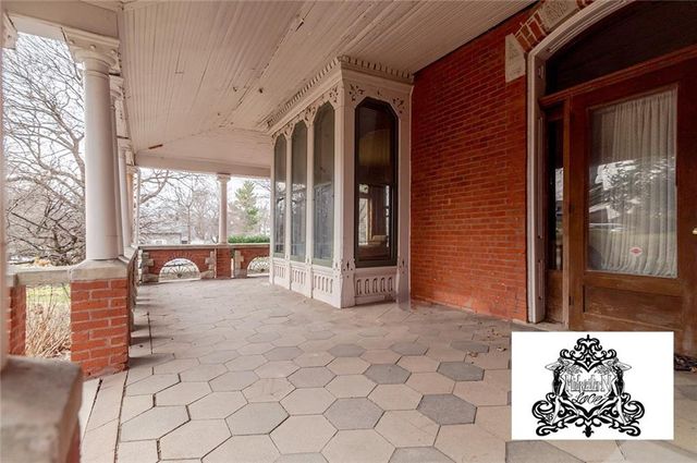 805 N 4 Street, Atchison, KS 66002