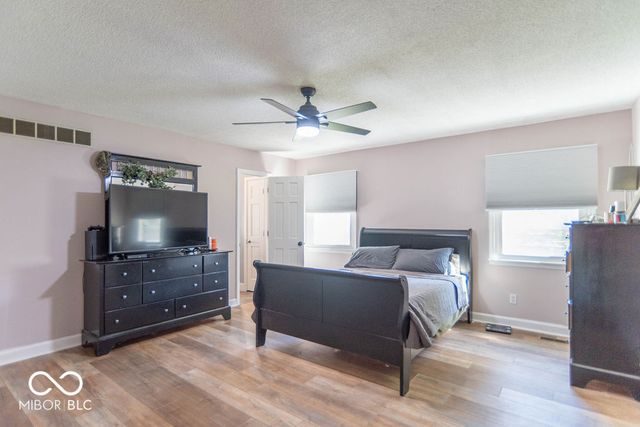 1171 Creekside Lane, Plainfield, IN 46168