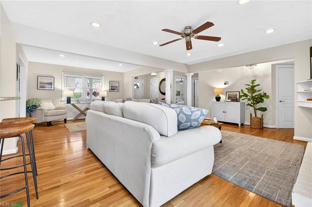 557 Longleaf RD, Virginia Beach, VA 23454