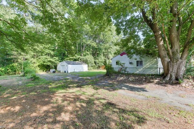 102 Purgold RD, Seaford, VA 23696