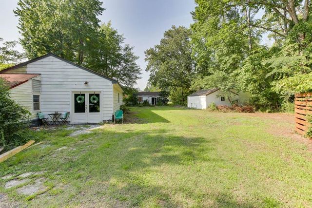 102 Purgold RD, Seaford, VA 23696