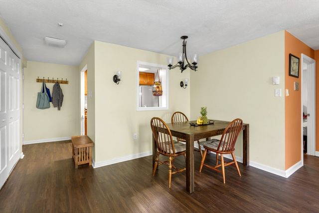 60 Greentree Ln 38, Weymouth, MA 02190