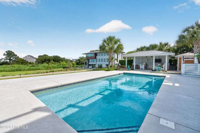 311 Cabbage Inlet Lane, Wilmington, NC 28409