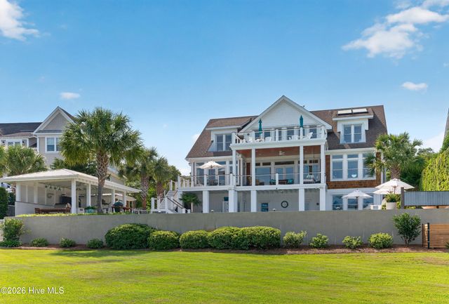 311 Cabbage Inlet Lane, Wilmington, NC 28409