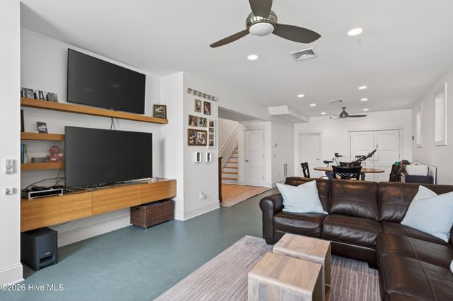 311 Cabbage Inlet Lane, Wilmington, NC 28409