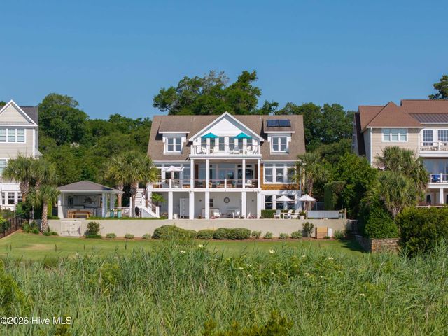 311 Cabbage Inlet Lane, Wilmington, NC 28409