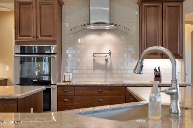 19737 W MARIPOSA Drive, Litchfield Park, AZ 85340