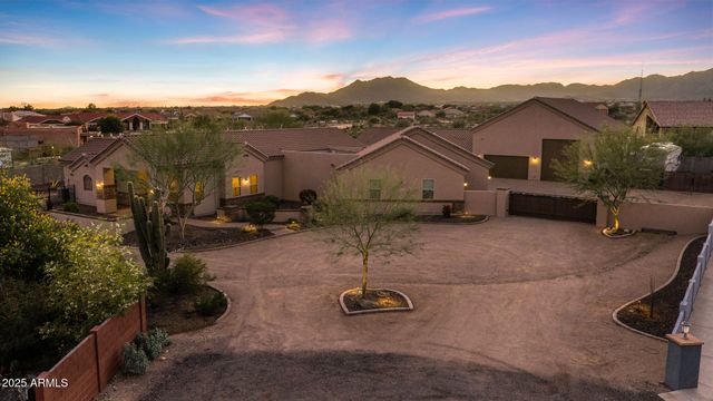 19737 W MARIPOSA Drive, Litchfield Park, AZ 85340