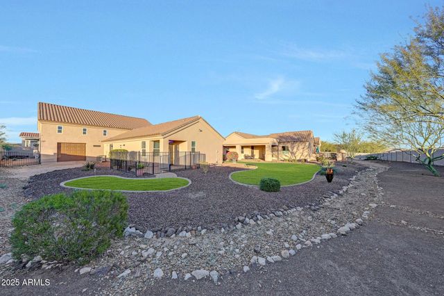 19737 W MARIPOSA Drive, Litchfield Park, AZ 85340