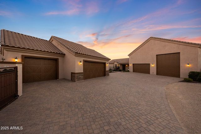 19737 W MARIPOSA Drive, Litchfield Park, AZ 85340