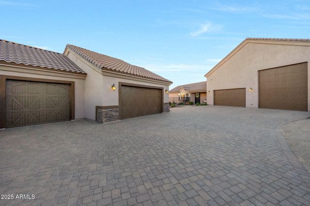 19737 W MARIPOSA Drive, Litchfield Park, AZ 85340