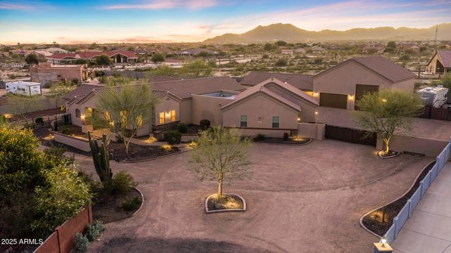 19737 W MARIPOSA Drive, Litchfield Park, AZ 85340