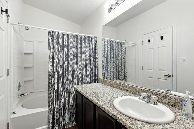 2061 CAMINO RINCON SW, Los Lunas, NM 87031