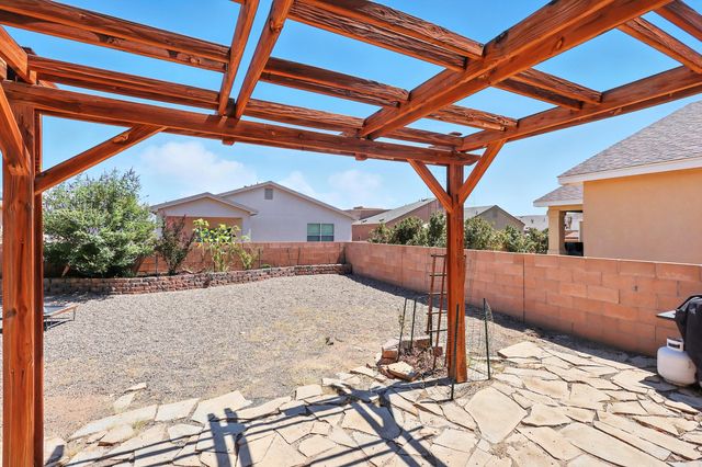 2061 CAMINO RINCON SW, Los Lunas, NM 87031