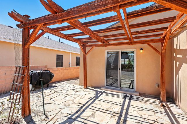 2061 CAMINO RINCON SW, Los Lunas, NM 87031