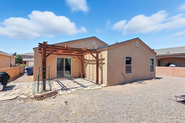 2061 CAMINO RINCON SW, Los Lunas, NM 87031