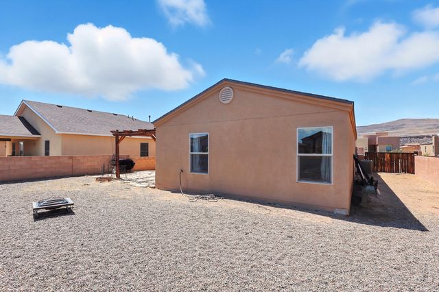 2061 CAMINO RINCON SW, Los Lunas, NM 87031