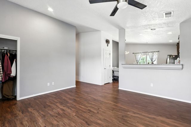 2061 CAMINO RINCON SW, Los Lunas, NM 87031