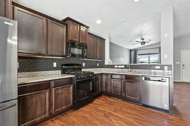 2061 CAMINO RINCON SW, Los Lunas, NM 87031