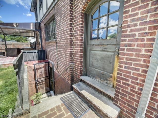 1136 Coolidge Rd, Elizabeth City, NJ 07208