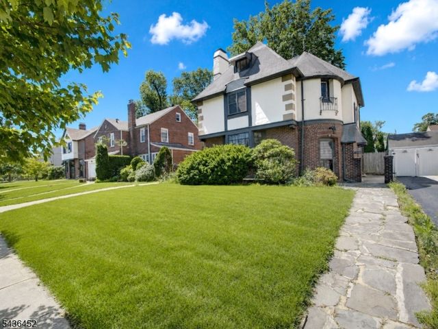 1136 Coolidge Rd, Elizabeth City, NJ 07208