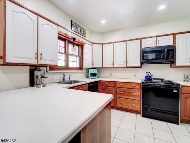 1136 Coolidge Rd, Elizabeth City, NJ 07208