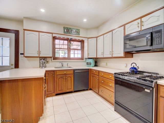 1136 Coolidge Rd, Elizabeth City, NJ 07208