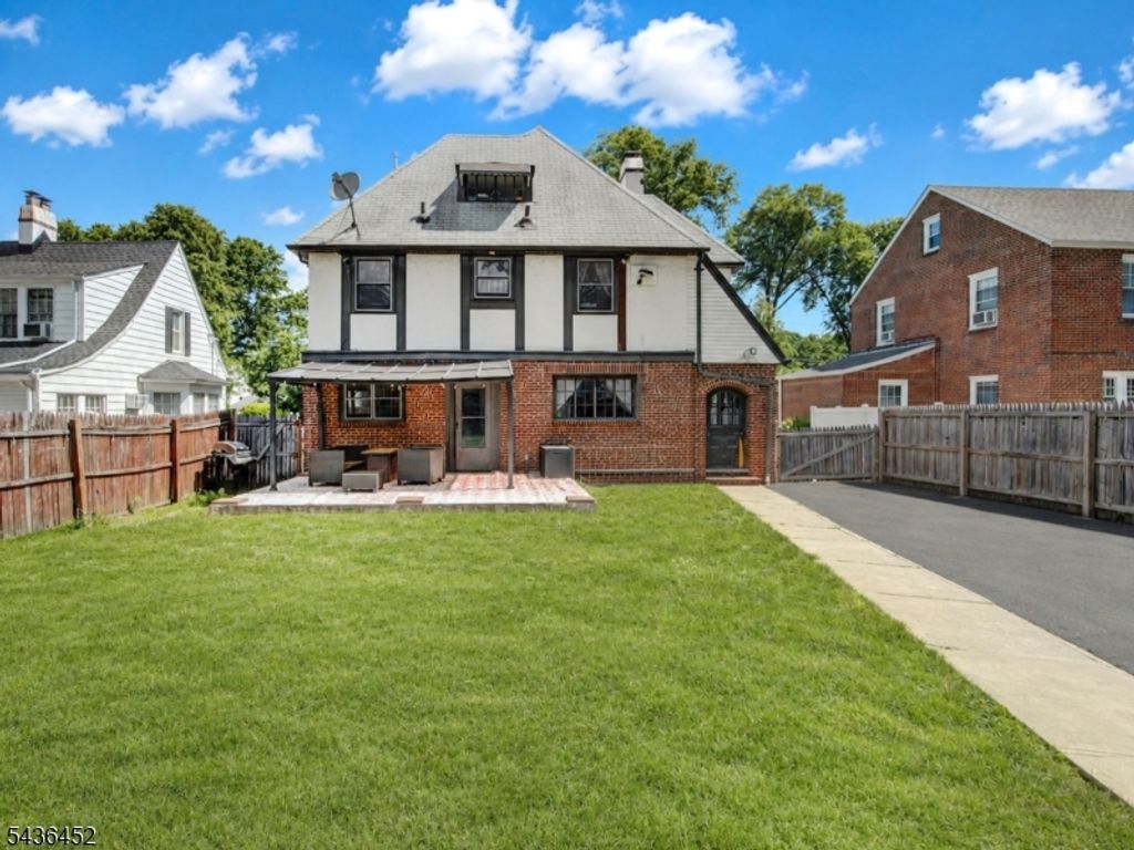 1136 Coolidge Rd, Elizabeth City, NJ 07208