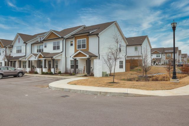 2400 Sayerville Ave, Old Hickory, TN 37138